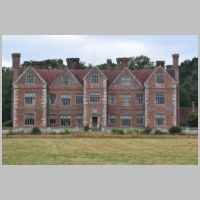 Breamore House, photo by David Martin on Wikipedia.jpg